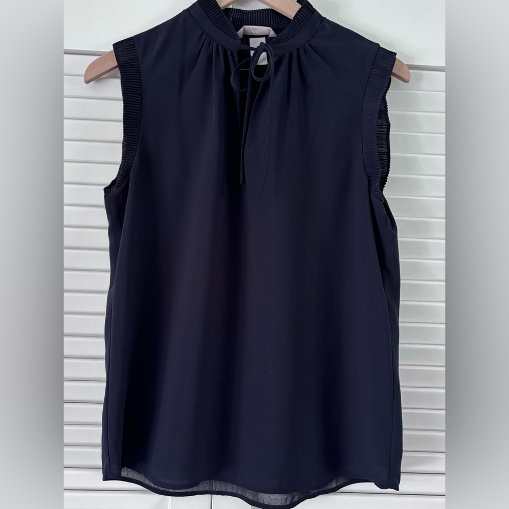 H&M tie neck sleeveless blouse. Navy. size 4. EUC